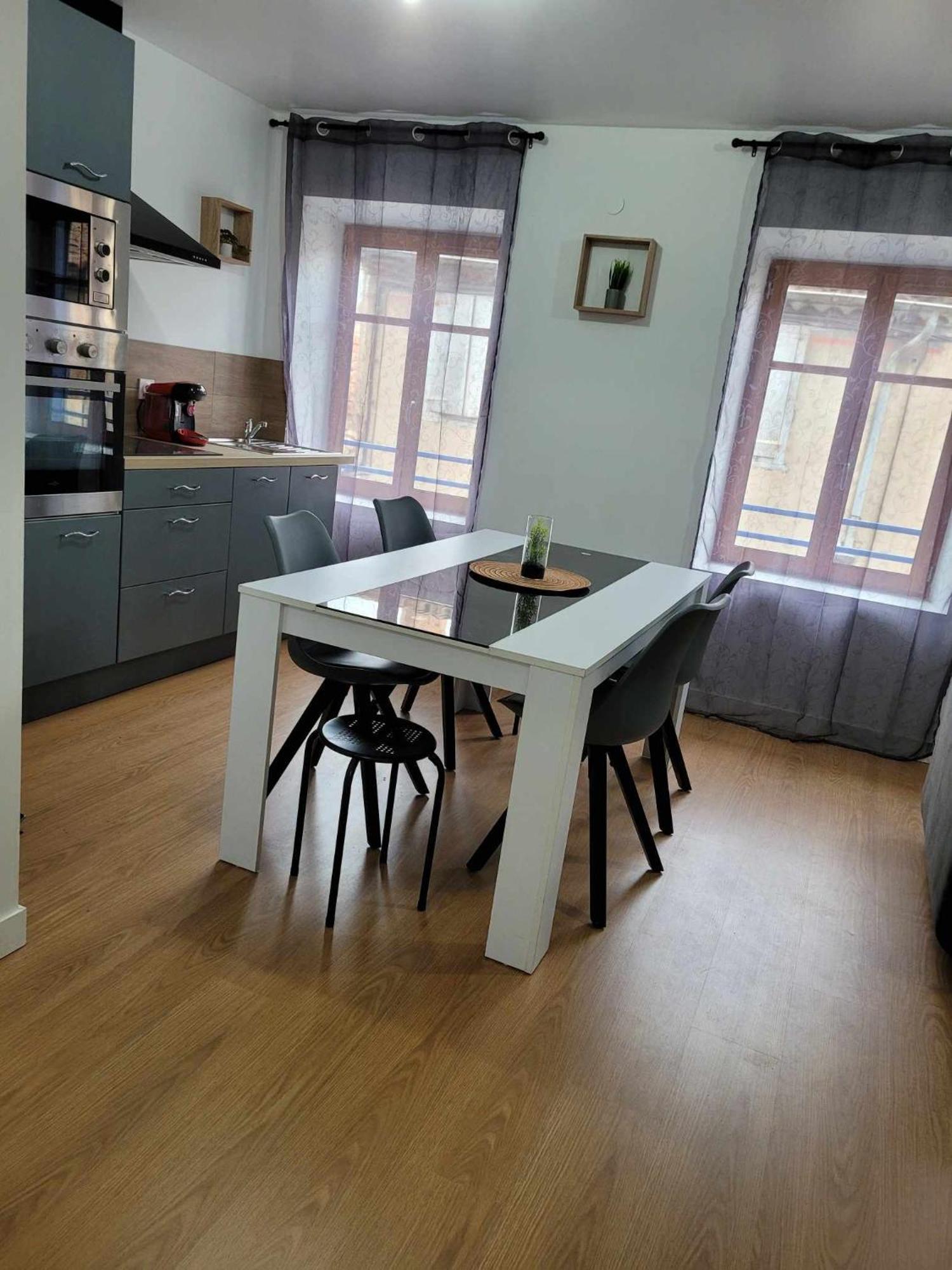 Charmant T3 Avec Terrasse Carcassonne Buitenkant foto